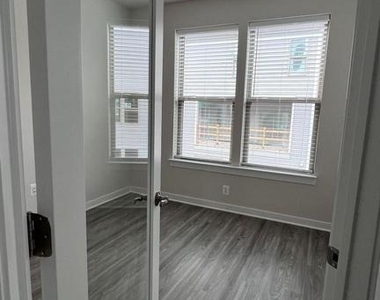 2433 Silver Line Alley - Photo Thumbnail 6