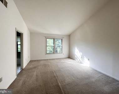 2134 Kings Garden Way - Photo Thumbnail 12