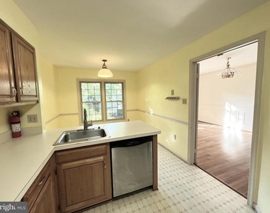 2134 Kings Garden Way - Photo Thumbnail 8