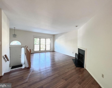 2134 Kings Garden Way - Photo Thumbnail 3