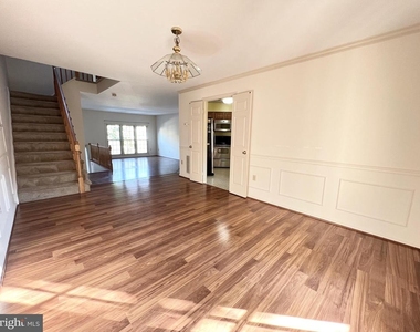 2134 Kings Garden Way - Photo Thumbnail 9