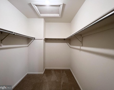 2134 Kings Garden Way - Photo Thumbnail 14