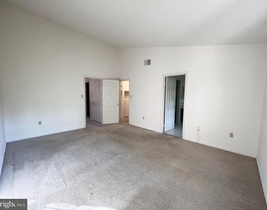 2134 Kings Garden Way - Photo Thumbnail 11