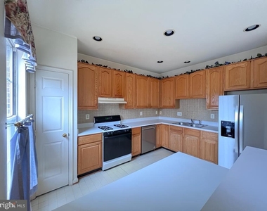 13205 Fox Ripple Lane - Photo Thumbnail 4