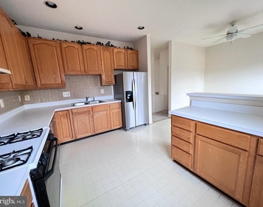 13205 Fox Ripple Lane - Photo Thumbnail 2