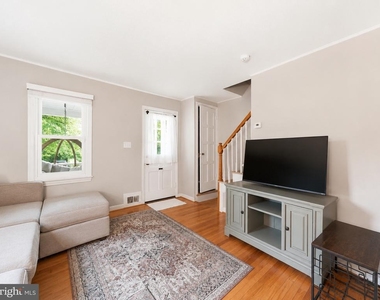 5935 Williamsburg Road - Photo Thumbnail 2