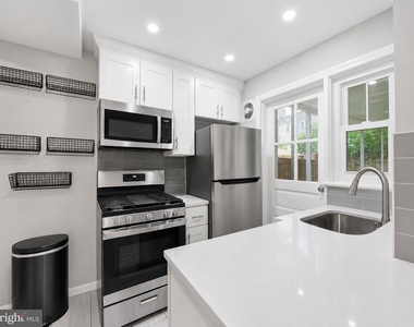 5935 Williamsburg Road - Photo Thumbnail 6