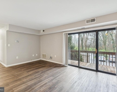 10724 W West Drive - Photo Thumbnail 1