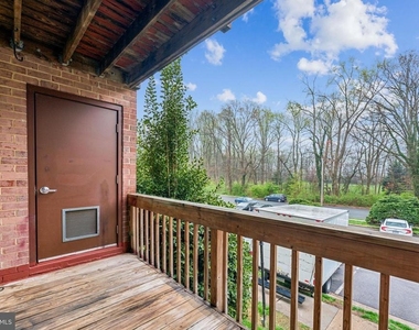 10724 W West Drive - Photo Thumbnail 12