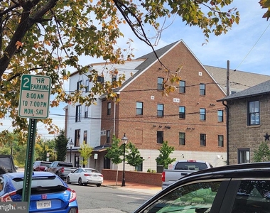 102 Hanover Street - Photo Thumbnail 26