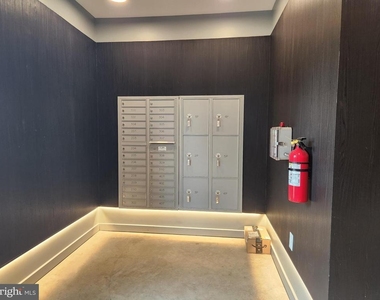 102 Hanover Street - Photo Thumbnail 23