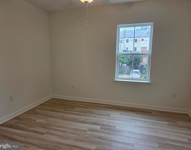 102 Hanover Street - Photo Thumbnail 9