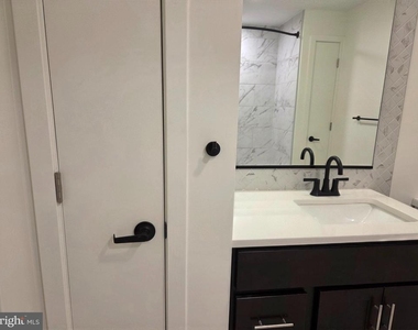 102 Hanover Street - Photo Thumbnail 17