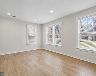 283 Willis Street - Photo Thumbnail 34