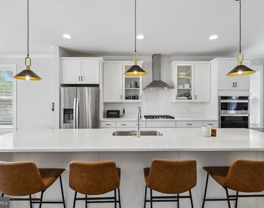283 Willis Street - Photo Thumbnail 3