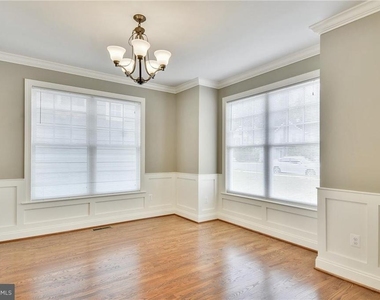 2205 N Edison Street N - Photo Thumbnail 6
