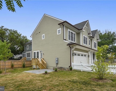 2205 N Edison Street N - Photo Thumbnail 1