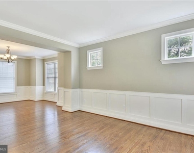 2205 N Edison Street N - Photo Thumbnail 4