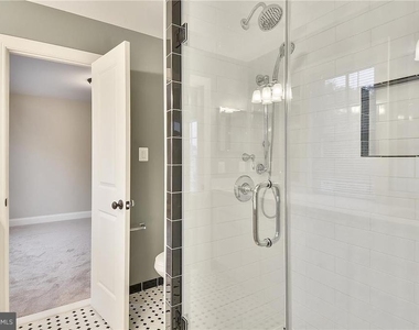 2205 N Edison Street N - Photo Thumbnail 21