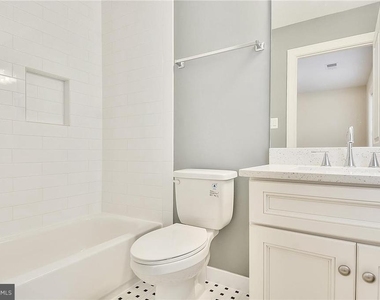 2205 N Edison Street N - Photo Thumbnail 20