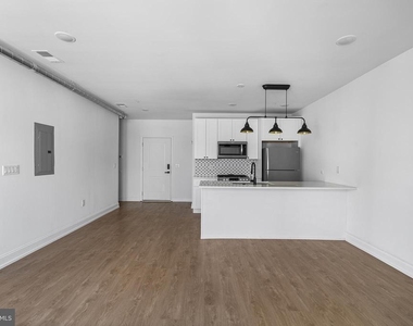 1614 Ridge Avenue - Photo Thumbnail 6
