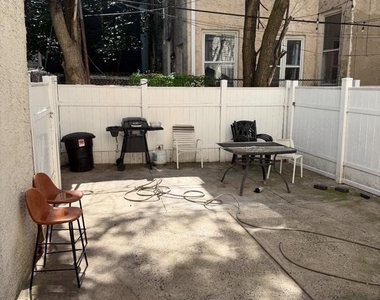 621 12th Street - Photo Thumbnail 2