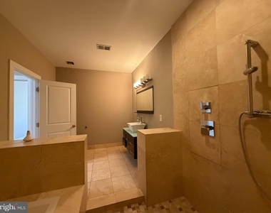 621 12th Street - Photo Thumbnail 9