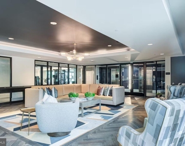 503-29 N Columbus Boulevard - Photo Thumbnail 31