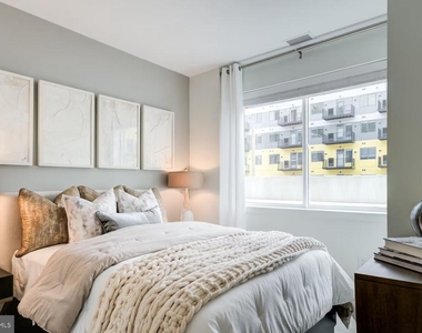 503-29 N Columbus Boulevard - Photo Thumbnail 14