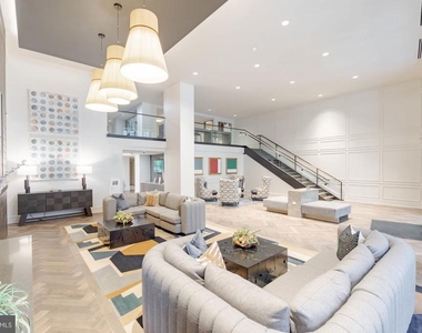 503-29 N Columbus Boulevard - Photo Thumbnail 35