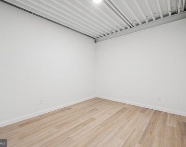 1116 N Bodine Street - Photo Thumbnail 17
