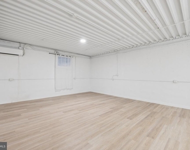 1116 N Bodine Street - Photo Thumbnail 15