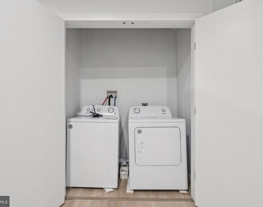 1116 N Bodine Street - Photo Thumbnail 23