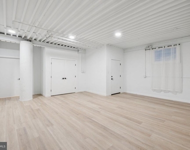 1116 N Bodine Street - Photo Thumbnail 11