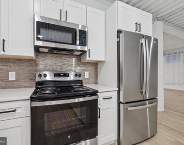 1116 N Bodine Street - Photo Thumbnail 4