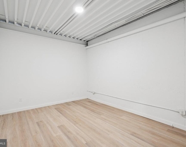 1116 N Bodine Street - Photo Thumbnail 16