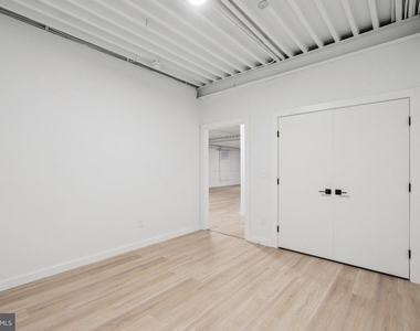 1116 N Bodine Street - Photo Thumbnail 20
