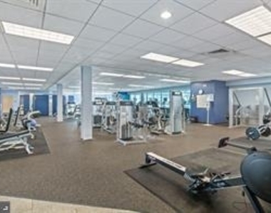 901 N Penn Street - Photo Thumbnail 5