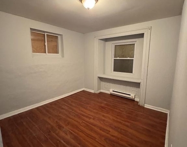 2121 N 22nd Street - Photo Thumbnail 8