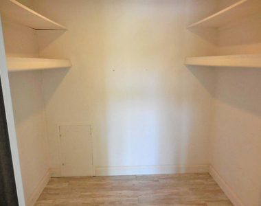 2116 Pauline Boulevard - Photo Thumbnail 6