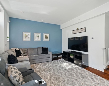 501 Vine Street - Photo Thumbnail 12