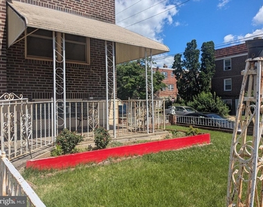 1327 E Weaver Street - Photo Thumbnail 1