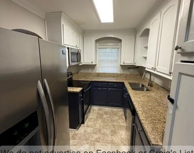 218 Woodrow Street - Photo Thumbnail 3
