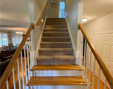 34 Woodbury Lane - Photo Thumbnail 18