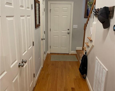34 Woodbury Lane - Photo Thumbnail 14