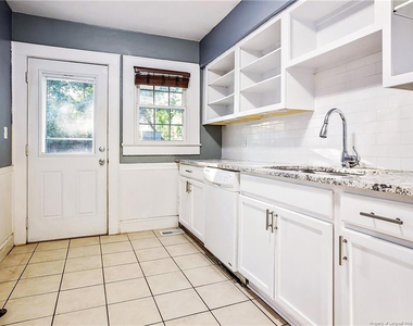 727 Greenland Drive - Photo Thumbnail 7