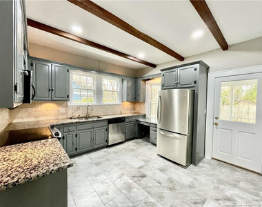 1312 Summit Avenue - Photo Thumbnail 3