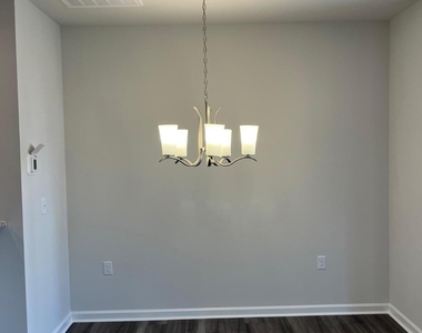 415 Ribbon Rail Street - Photo Thumbnail 11