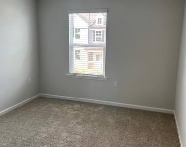 415 Ribbon Rail Street - Photo Thumbnail 22