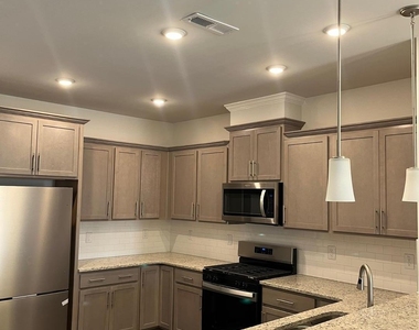415 Ribbon Rail Street - Photo Thumbnail 10